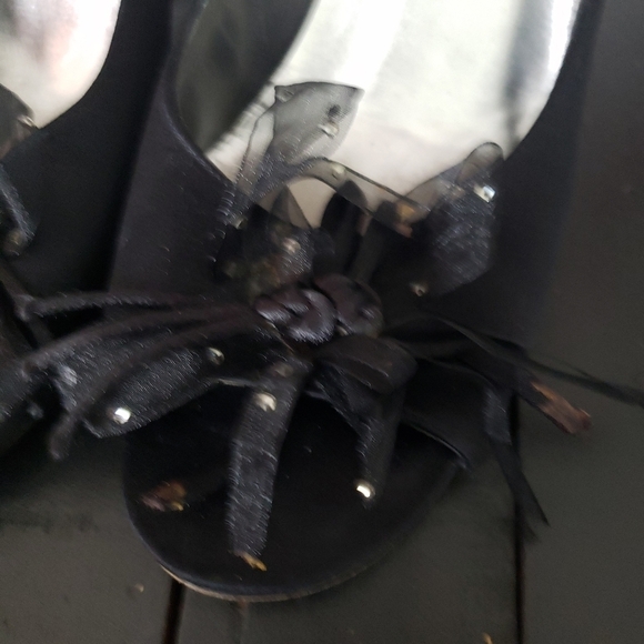 Stuart Weitzman Women's 9 Black Satin Pumps Heels Ribbon Bow Toe FLAWED - Picture 6 of 12